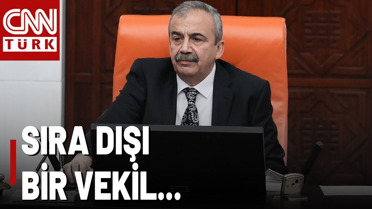 Sırrı Sürəyya Öndər vəfat etdi.